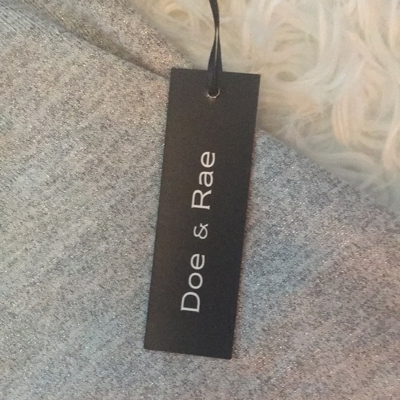 NWT, Doe and Rae, Women’s,‎ size S, flowy blouse, silver shimmer, gray mesh - Picture 7 of 11